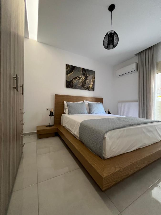 Modern Apartment Close To Airport With Gym And Bbq Ираклио Екстериор снимка