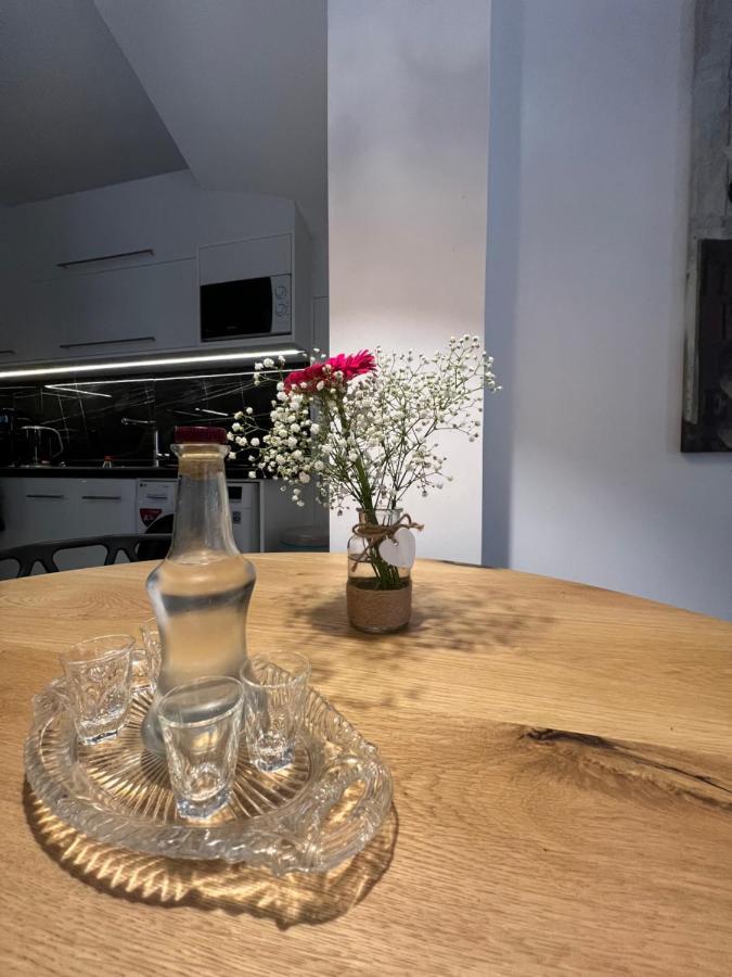 Modern Apartment Close To Airport With Gym And Bbq Ираклио Екстериор снимка